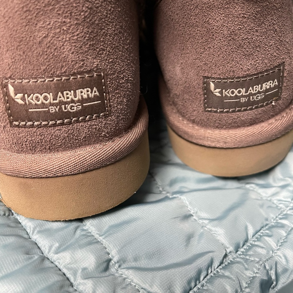 Uggs - Picture 3 of 5